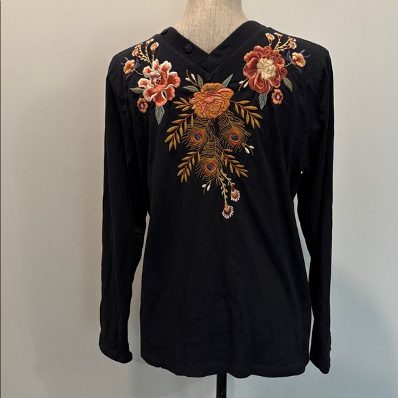 Johnny Was Embroidered Peacock Floral Black Boho Top V-Neck Button Size Medium - Picture 11 of 15